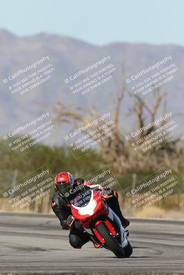 media/Dec-01-2025-Moto Forza (Mon) [[2daa91e15f]]/2-Intermediate Group/Session 3 (Turn 3)/